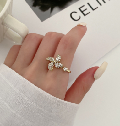 Copper Rotating Ring  Micro Inlaid Fashion Lady Ring Index Finger Ring