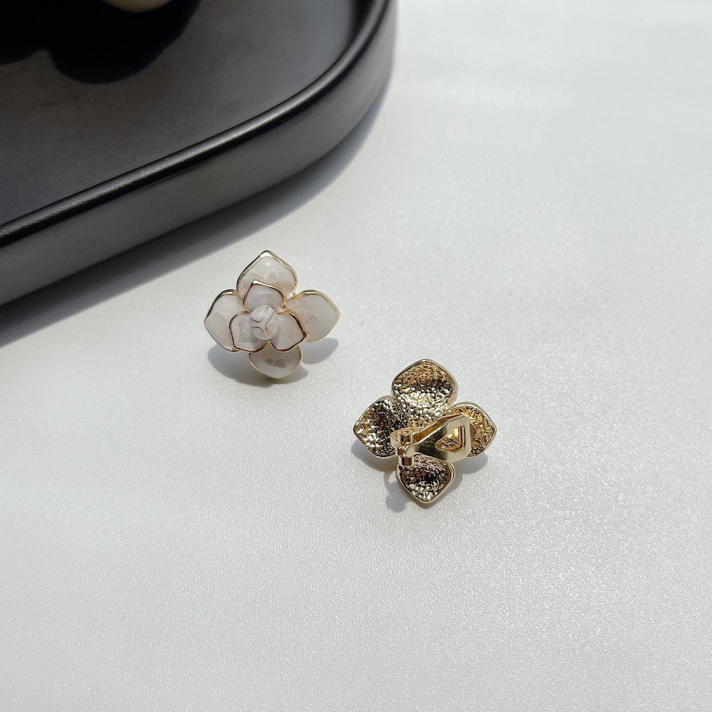 Silver Needle Women's New Cute Flower Shell Earrings