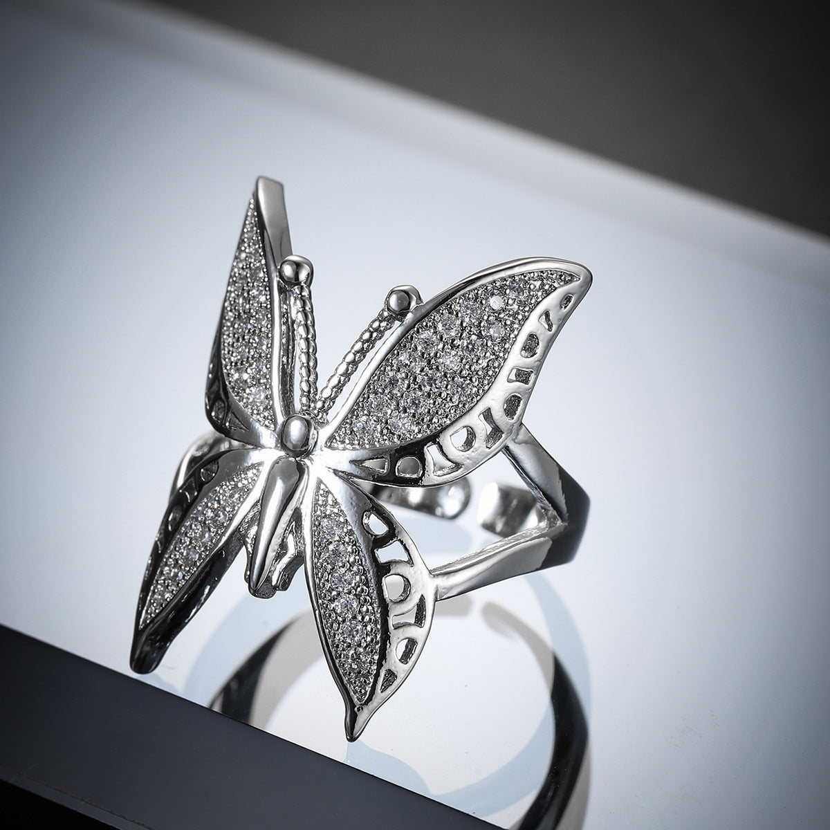 New Popular Creative Women's Big Butterfly Zircon Ring